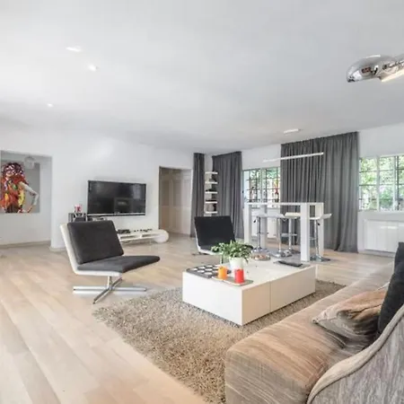 Stylish Ibiza Near Beaches Private Pool & Lush Garden