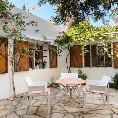 Stylish Ibiza Near Beaches Private Pool & Lush Garden