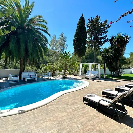 וילה Stylish Ibiza Near Beaches Private Pool & Lush Garden קאלה יונגה