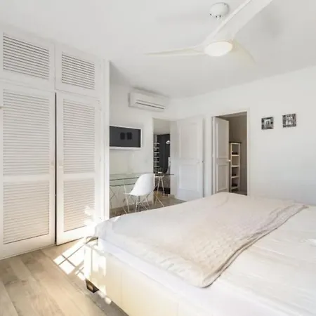 Villa Stylish Ibiza Near Beaches Private Pool & Lush Garden Cala Llonga (Ibiza)