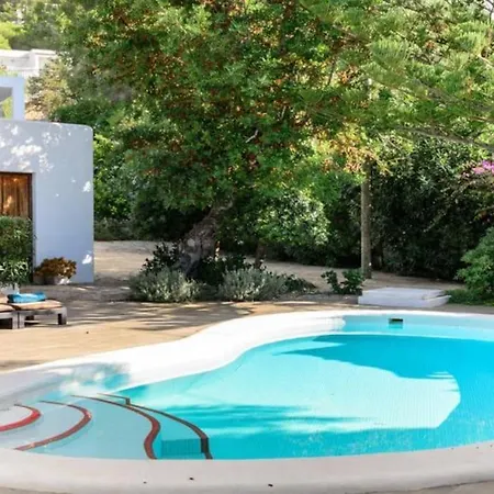 Villa Stylish Ibiza Near Beaches Private Pool & Lush Garden *