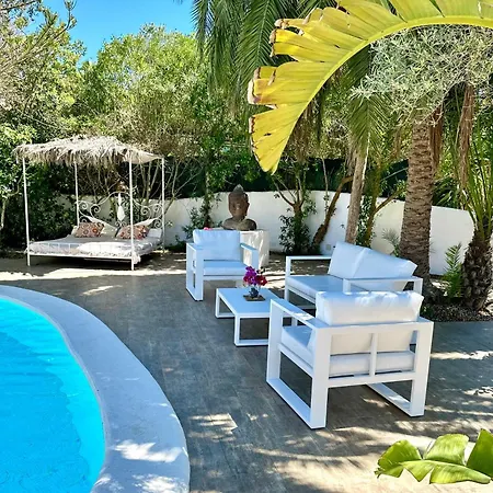 Villa Stylish Ibiza Near Beaches Private Pool & Lush Garden *